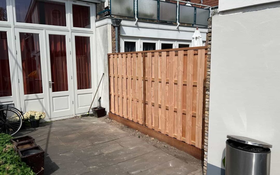 Schutting geplaatst in Gouda