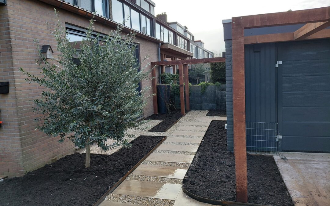Nieuwe tuinaanleg in Gouda: compleet project